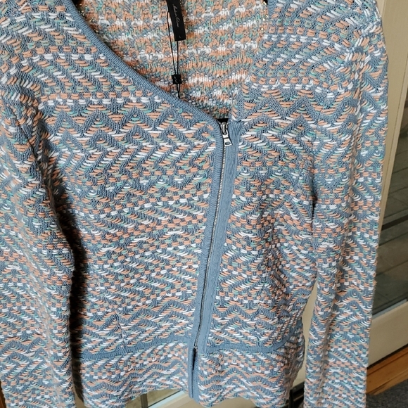 BCBGMaxAzria Alayna Unique Zip/Or Opened Textured Knit Sz. L Jacket NWT - Picture 3 of 15